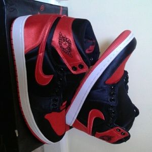 Nike Air Jordan 1 Satin Deadstock